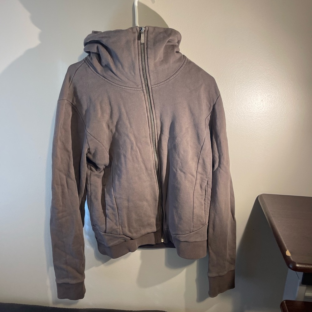 Cozy Gray Zip-Up Hoodie For Men In the Winter